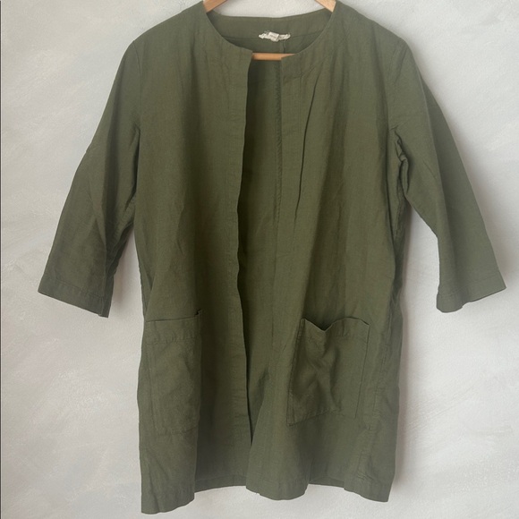 Eileen Fisher Cross-Dyed  Organic Cotton Jacket in Olive Green shacket - Picture 3 of 9